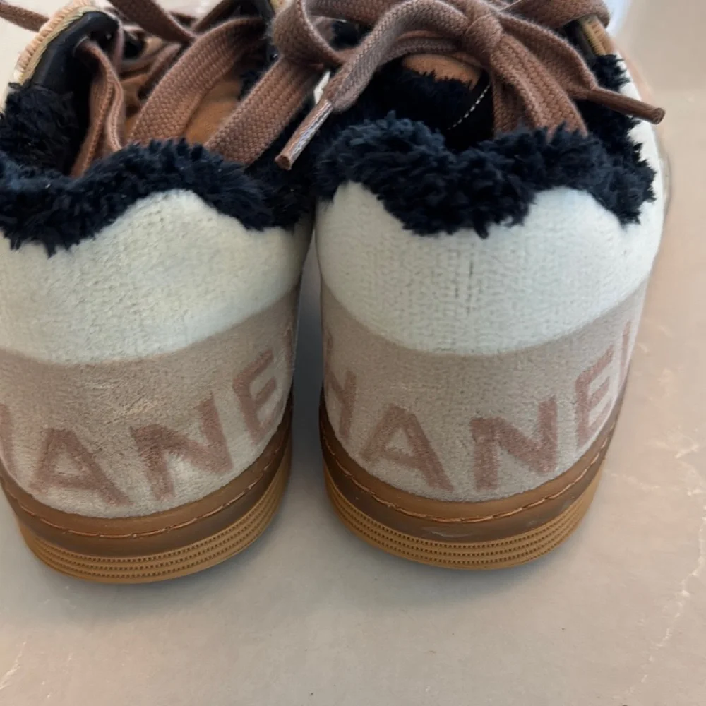 Chanel Rose Polka Dot Sneakers with Black Fur Lining - Picture 3 of 6